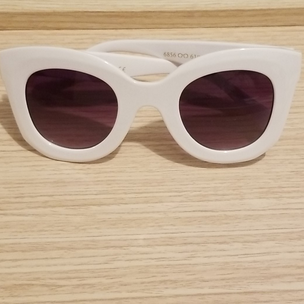 Cat Eye Vintage Sunglasses White